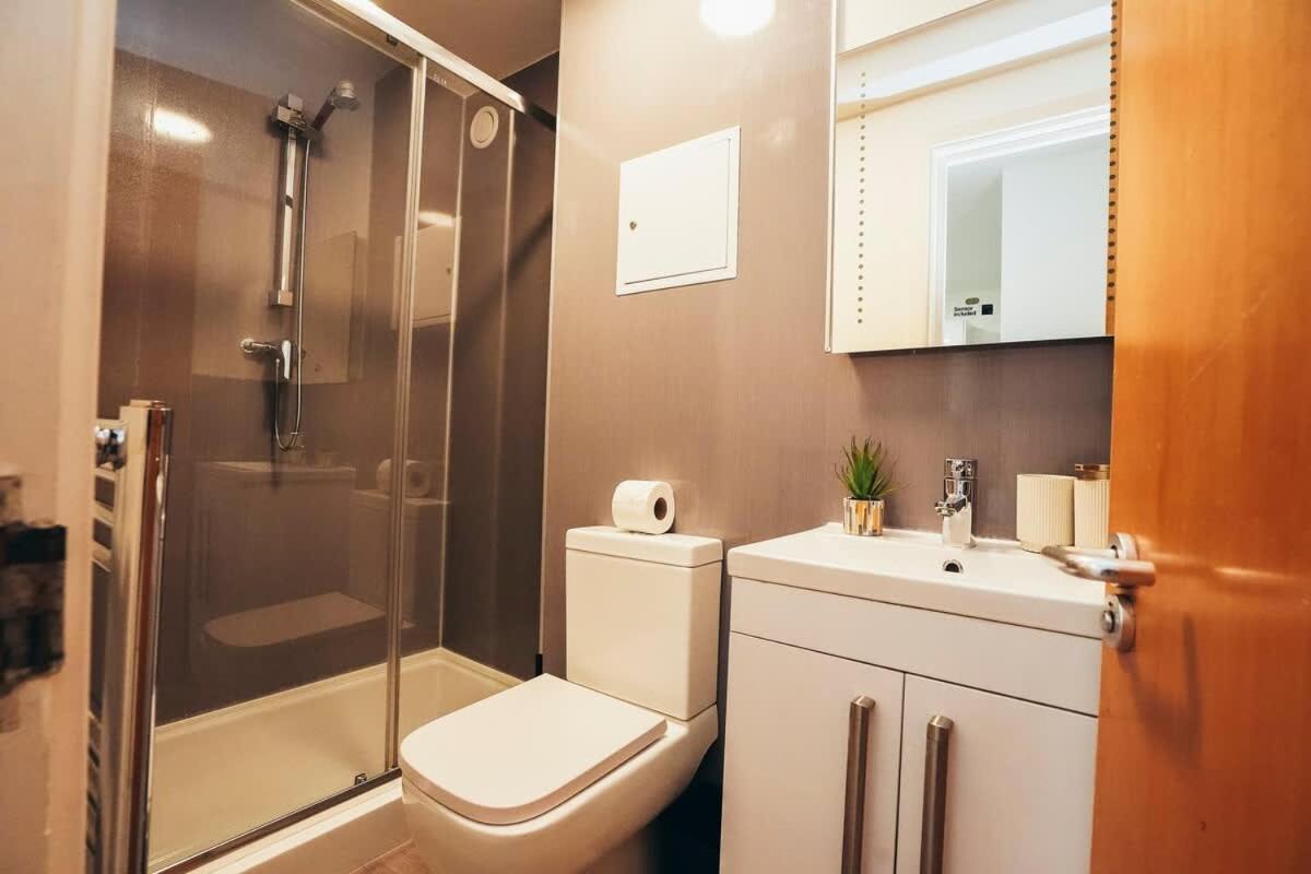 2Br City Centre Apt, Self Check In, Wifi, By Derbnb Σέφιλντ Εξωτερικό φωτογραφία