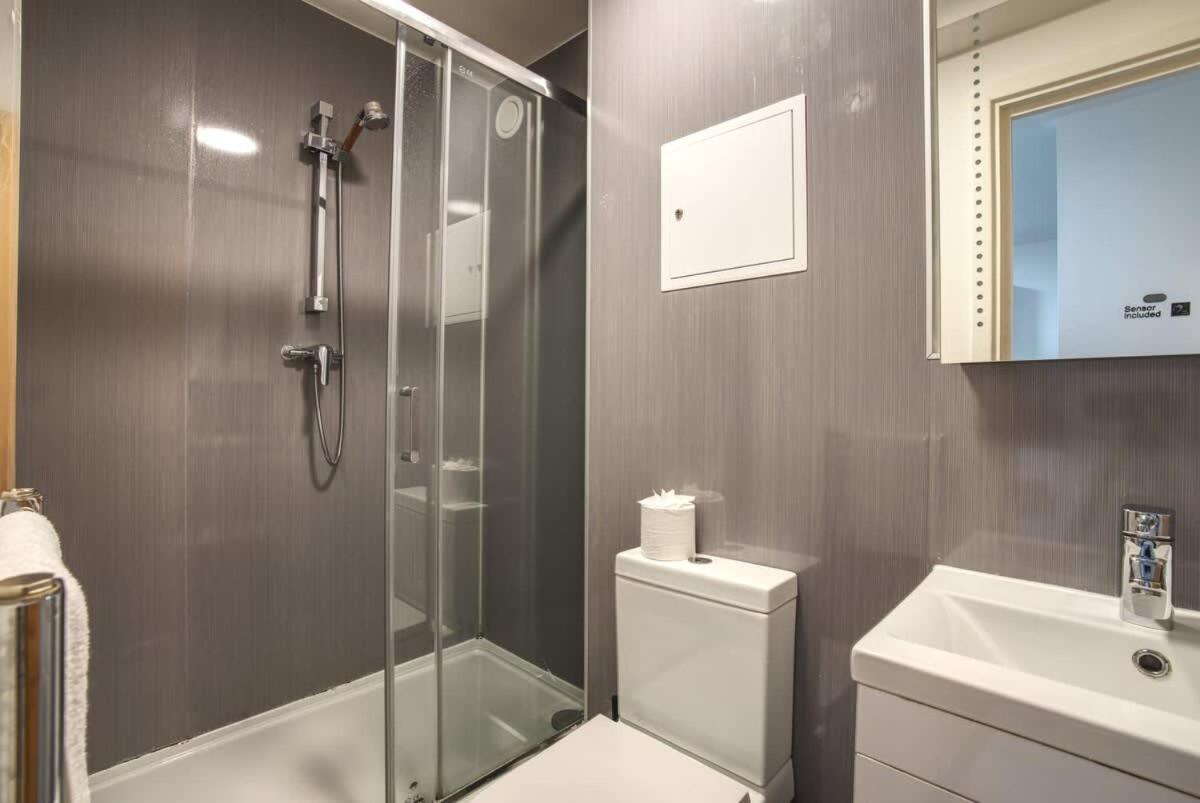 2Br City Centre Apt, Self Check In, Wifi, By Derbnb Σέφιλντ Εξωτερικό φωτογραφία