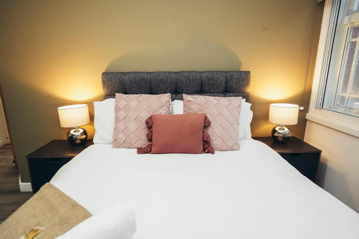 2Br City Centre Apt, Self Check In, Wifi, By Derbnb Σέφιλντ Εξωτερικό φωτογραφία