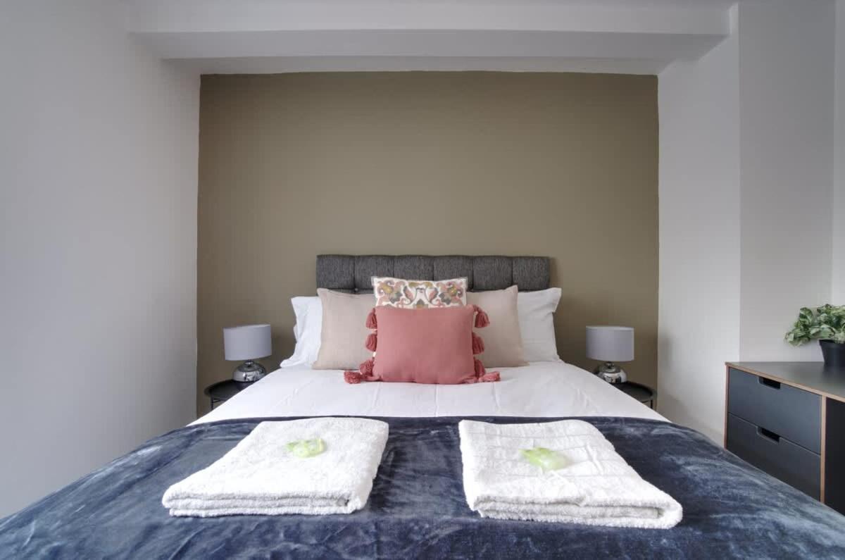 2Br City Centre Apt, Self Check In, Wifi, By Derbnb Σέφιλντ Εξωτερικό φωτογραφία