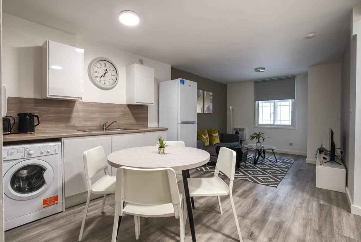 2Br City Centre Apt, Self Check In, Wifi, By Derbnb Σέφιλντ Εξωτερικό φωτογραφία