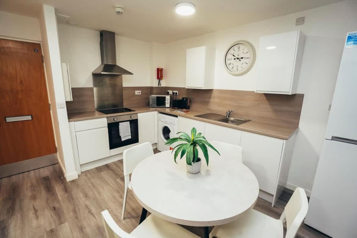 2Br City Centre Apt, Self Check In, Wifi, By Derbnb Σέφιλντ Εξωτερικό φωτογραφία